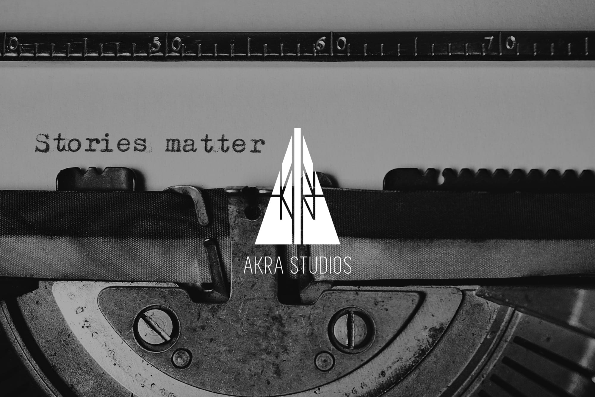 Macchina da scrivere con la scritta «Stories matter», brand storytelling per le aziende