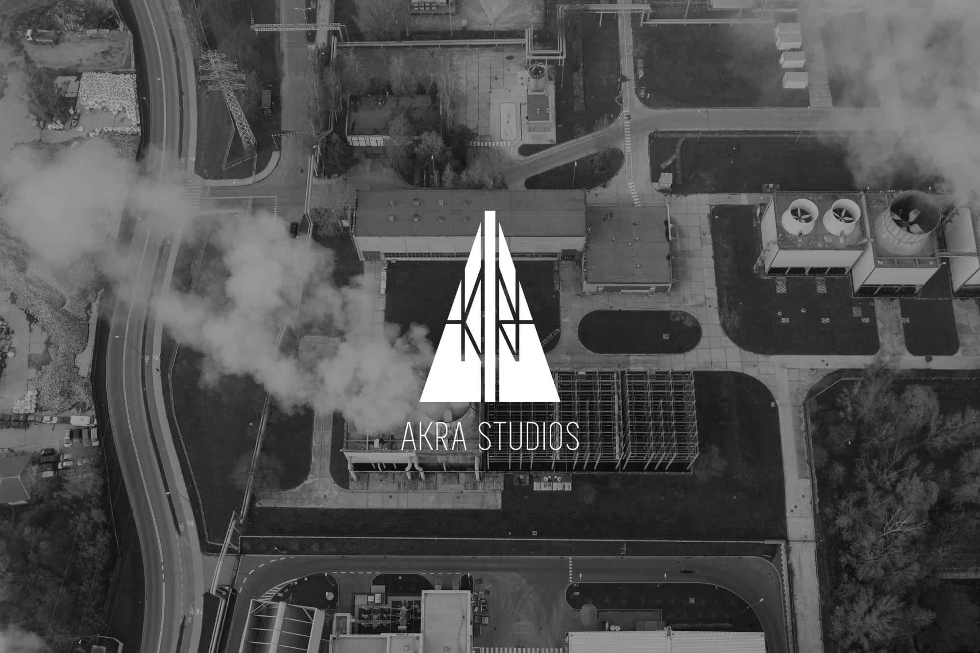 Ripresa aerea con drone di un'area industriale — Akra Studios